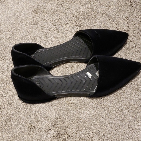 Native flats - Picture 1 of 3